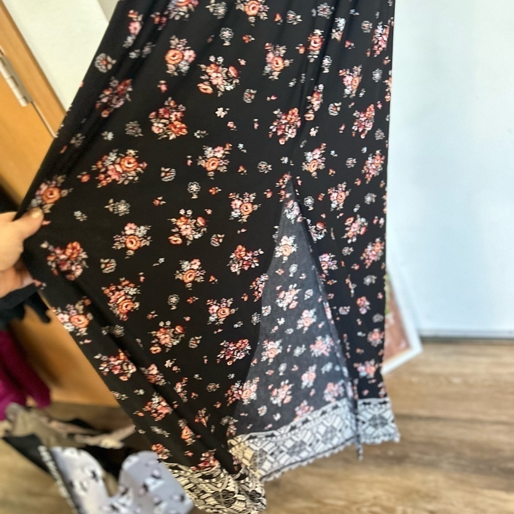 Trixxi medium black floral, sleeveless maxi length dress with side slit - Picture 11 of 13